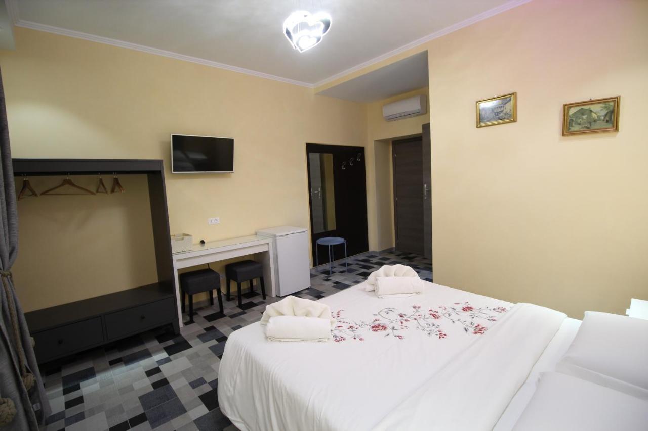 Quest House Lihong Hotel Рим Екстериор снимка